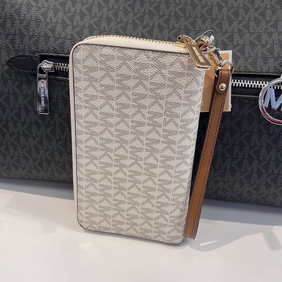 Michael Kors MK Signature Large Flat Multi-Function Phone Case Wallet Wristlet - Picture 8 of 16